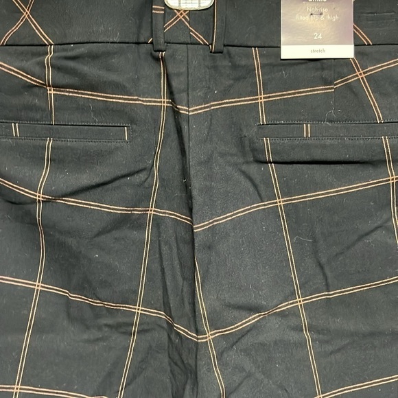 Ava & Viv Cropped Pants - Picture 9 of 16